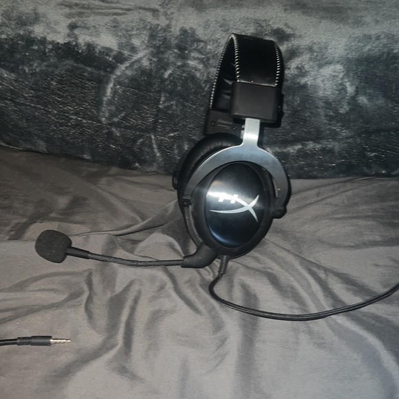 Hyper X Gaming Headset Pc/Xbox/PS - Picture 3 of 4